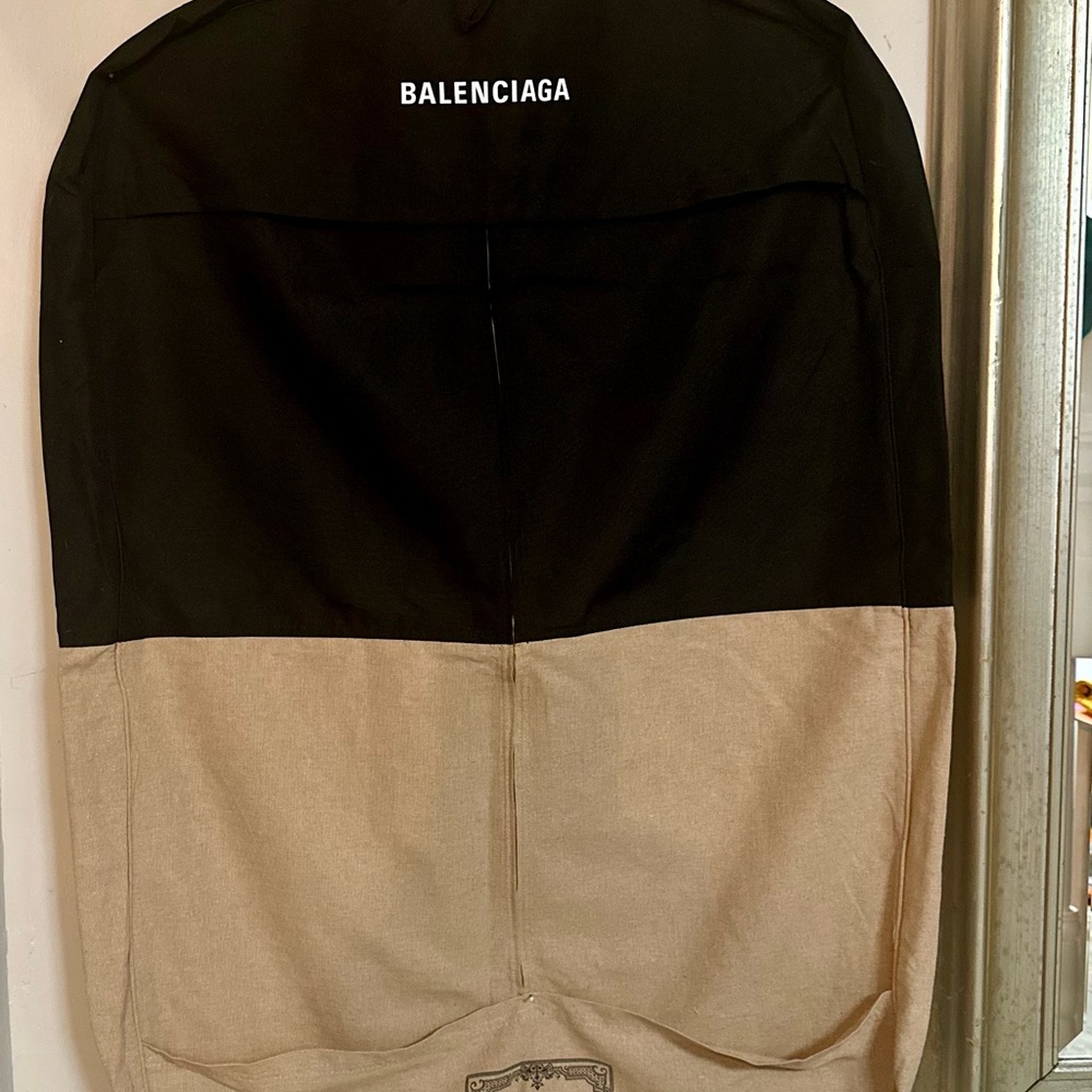 GARMENT BAG ALERT 🚨🚨🚨🚨BALENCIAGA + GUCCI OMG !!!!!!! - Picture 5 of 14